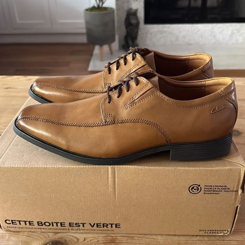 Clarks Mens Tilden Walk Dark Tan Leather Size 11 WIDE NEW in box